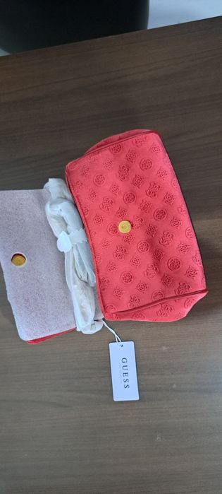 Geantă GUESS roșie