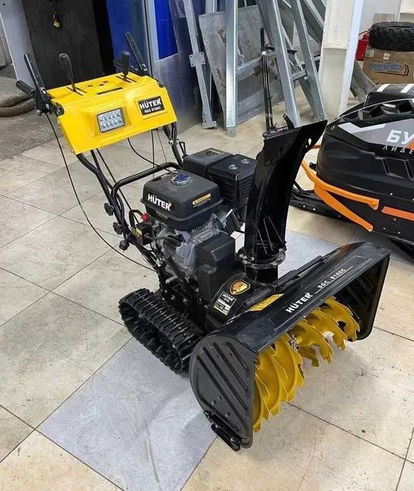 Снегоуборщик Huter SGC 8100C