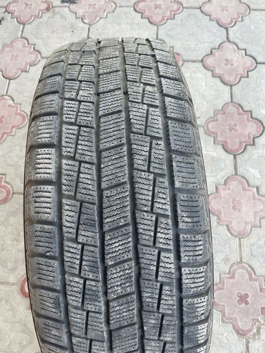 Бу Шины 215/65R 16