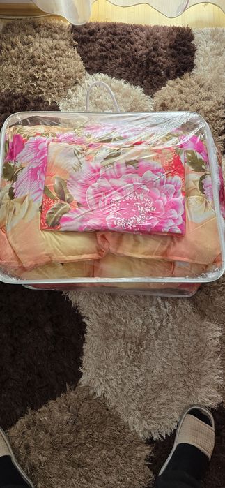 Pilota 1.60×2.00 cu 2 fete de perna si cearceaf de pat