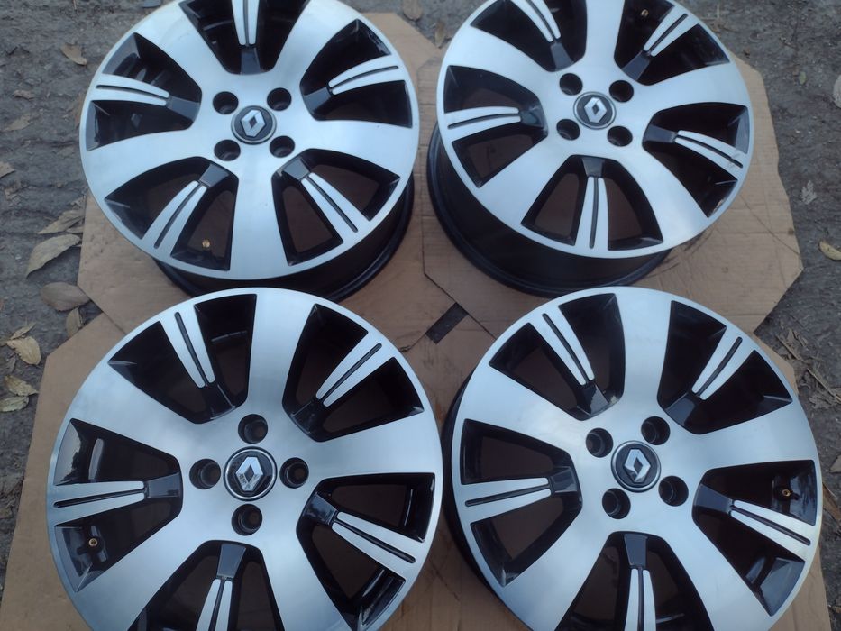 Перфектни 16-4х100 ЕТ40 6.5j Renault Capture