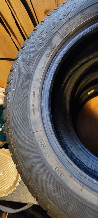 Cauciucuri Debica R15 în stare foarte buna