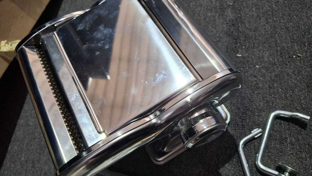 Masina de paste manuala CRANEVIEW, inox, maner lemn, 3 taietori
