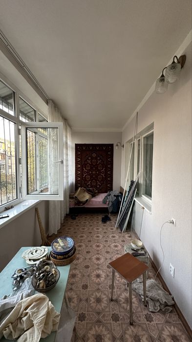 Ижарага 2/2/4 садик Логопед массив Феруза 2х комнатная в аренду срочно