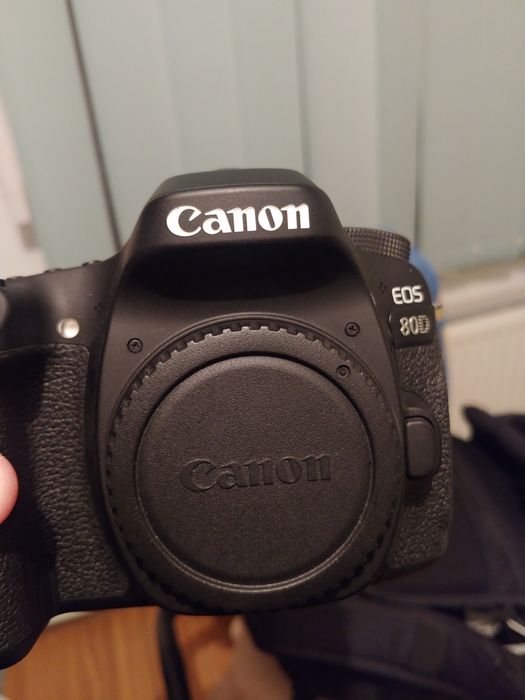 PRET FIX Body DSLR Canon 80D ca nou