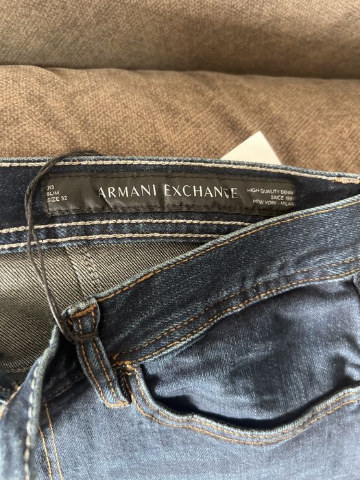Чисто нови дънки на Armani Exchange