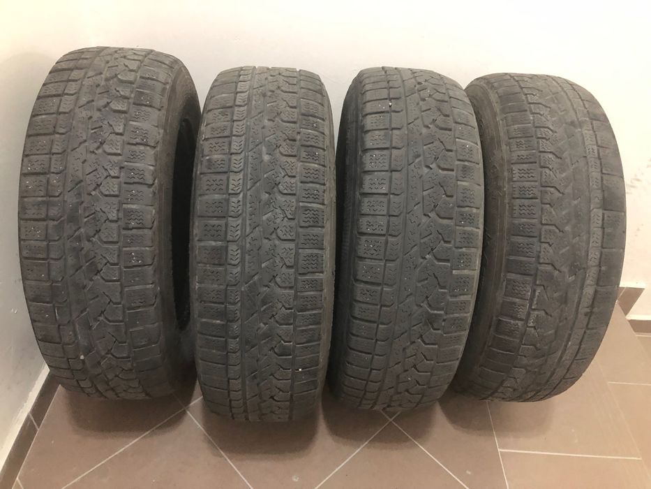 Зимни Гуми 225/70/16