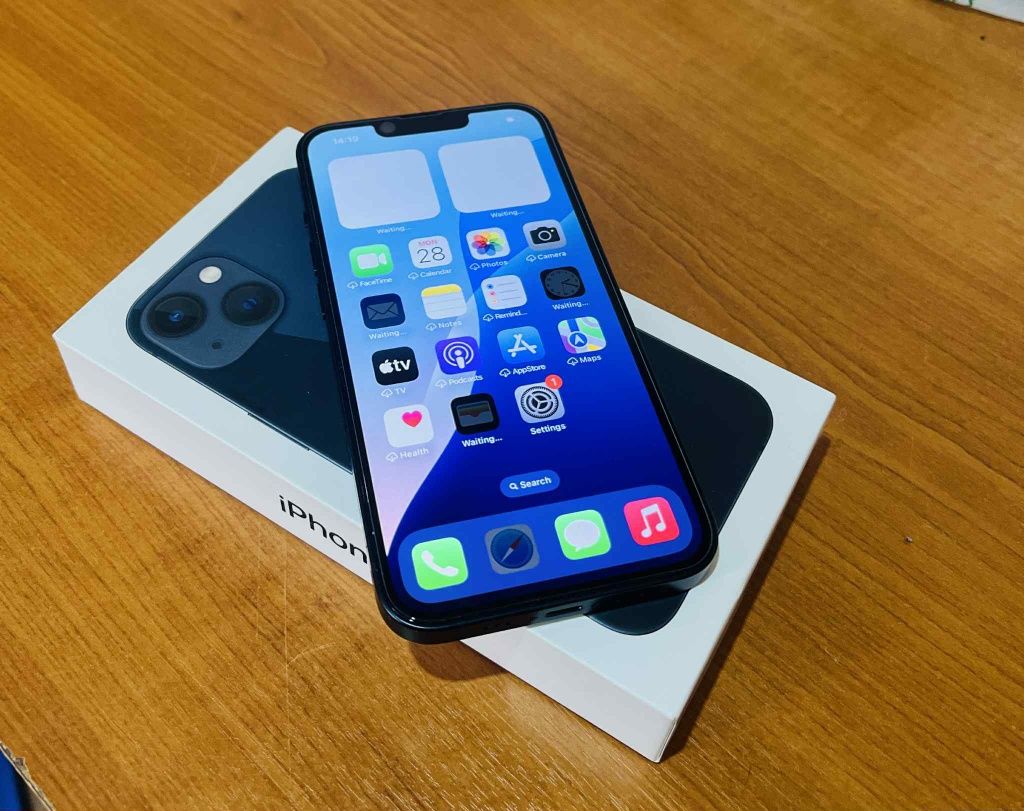 Vând sau schimb\iPhone 13 128 Gb in stare perfecta 87 %baterie