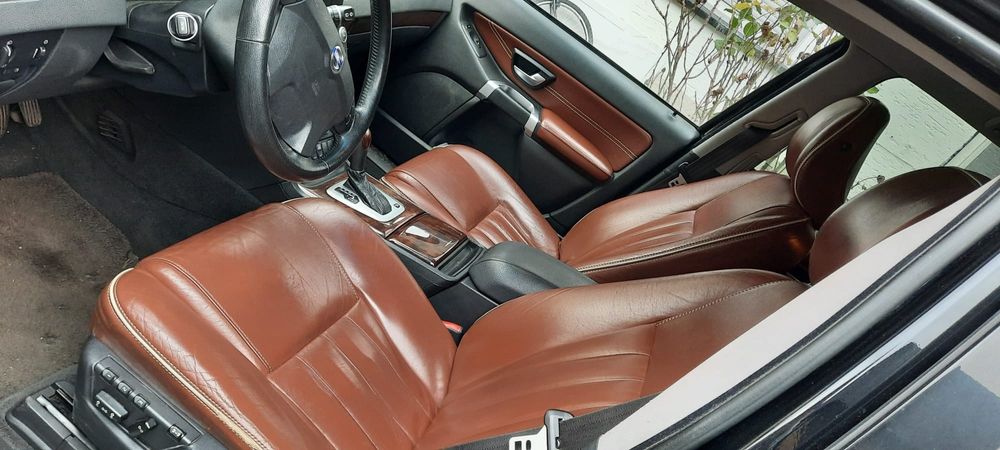 Volvo XC90  cu 7 locuri de vânzare