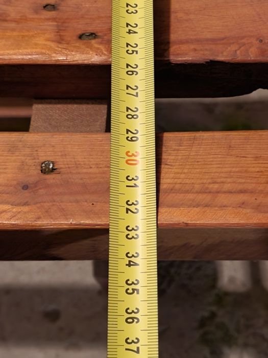 Дървени    пейки