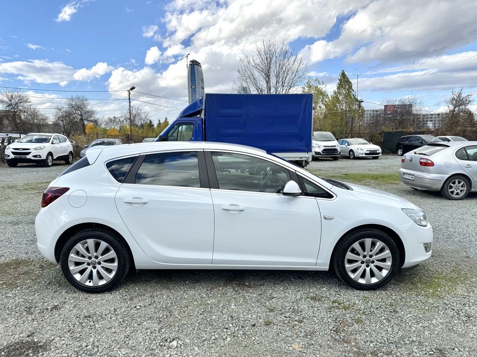 Opel astra j * 1.6i 115hp * 47 000km * AUTOMATIC * COSMO *