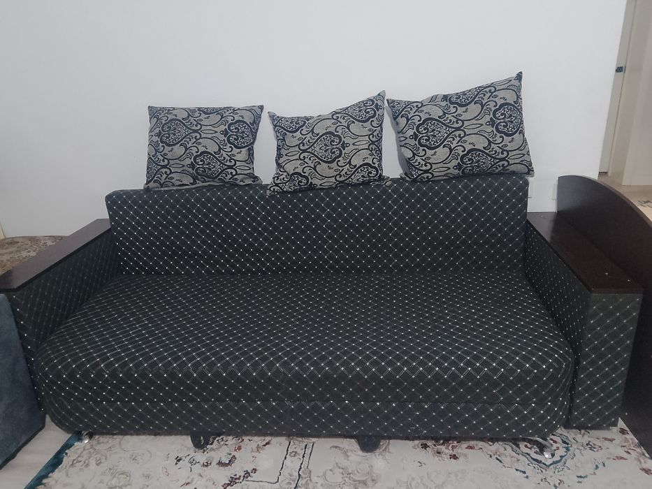 Продается тахта диван в хорошем состоянии