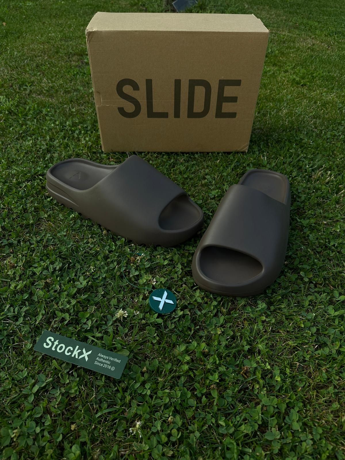 Papuci Yeezy Slide / 2025