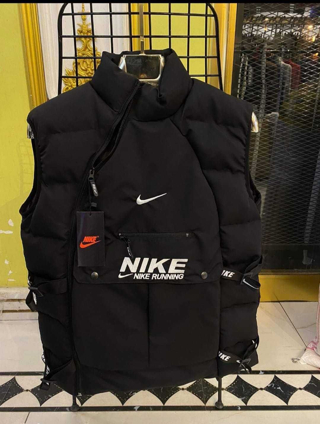 Vesta NIKE  Exclusivă Design Unic Protecție și Stil Masuri L-M