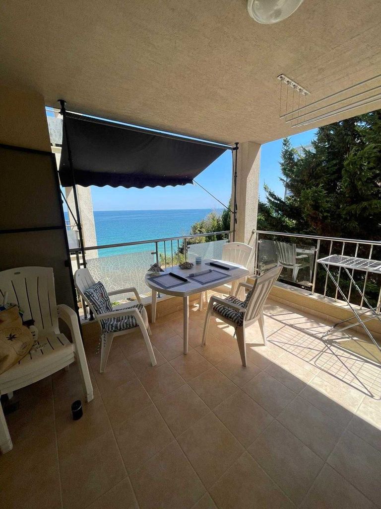Продава се Тристаен апартамент в Бяла - 111 кв.м за 1082 €/кв.м - Снимка #15