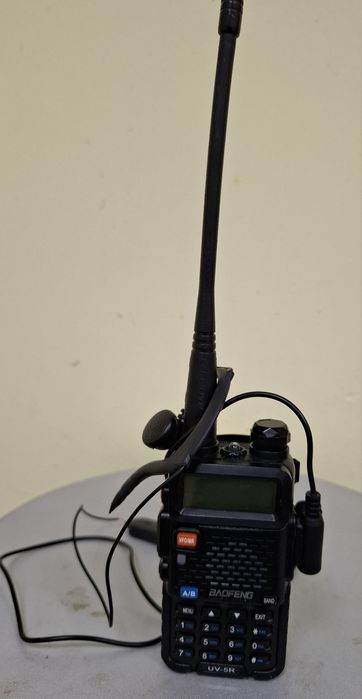 Продам рацию с гарнитурой