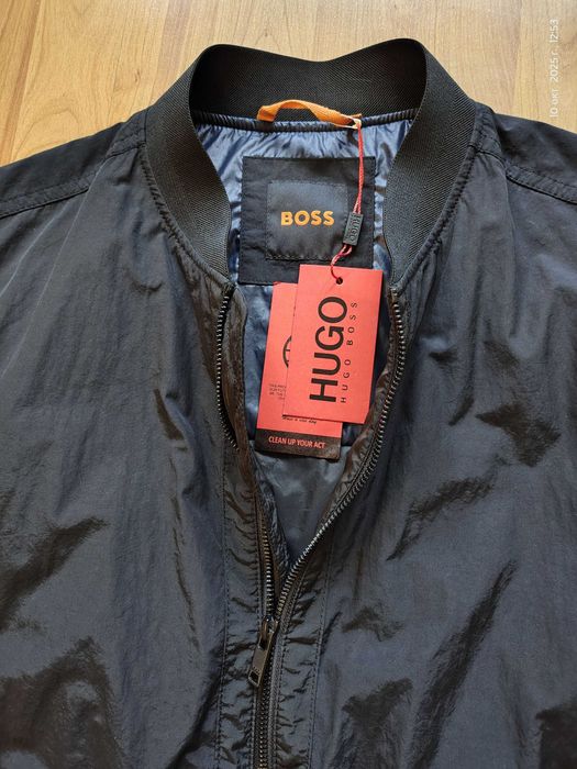 Куртка-бомбер Hugo Boss (Германия),утепленная,оригинал,новая,р-р 52