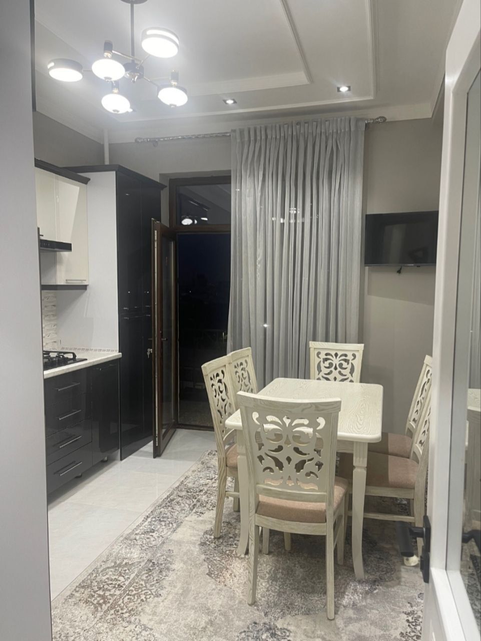 Mirzo Ulug'bek tumani " QORASUV-6 " 2 xonali uy ijaraga beriladi !