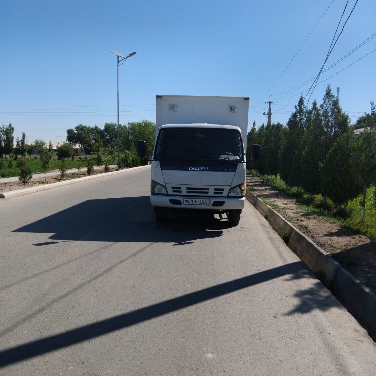 Isuzu NQR sotiladi