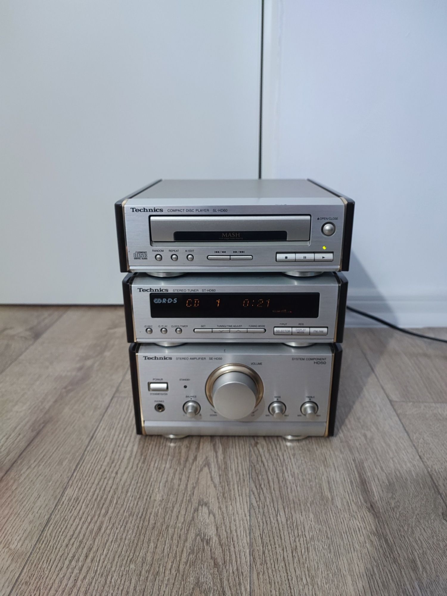 Mini sistem Technics amplificator SE HD50 tuner ST HD60 si cd SL HD60