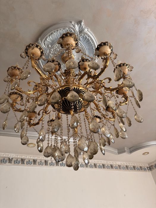 Люстра большая с пультом