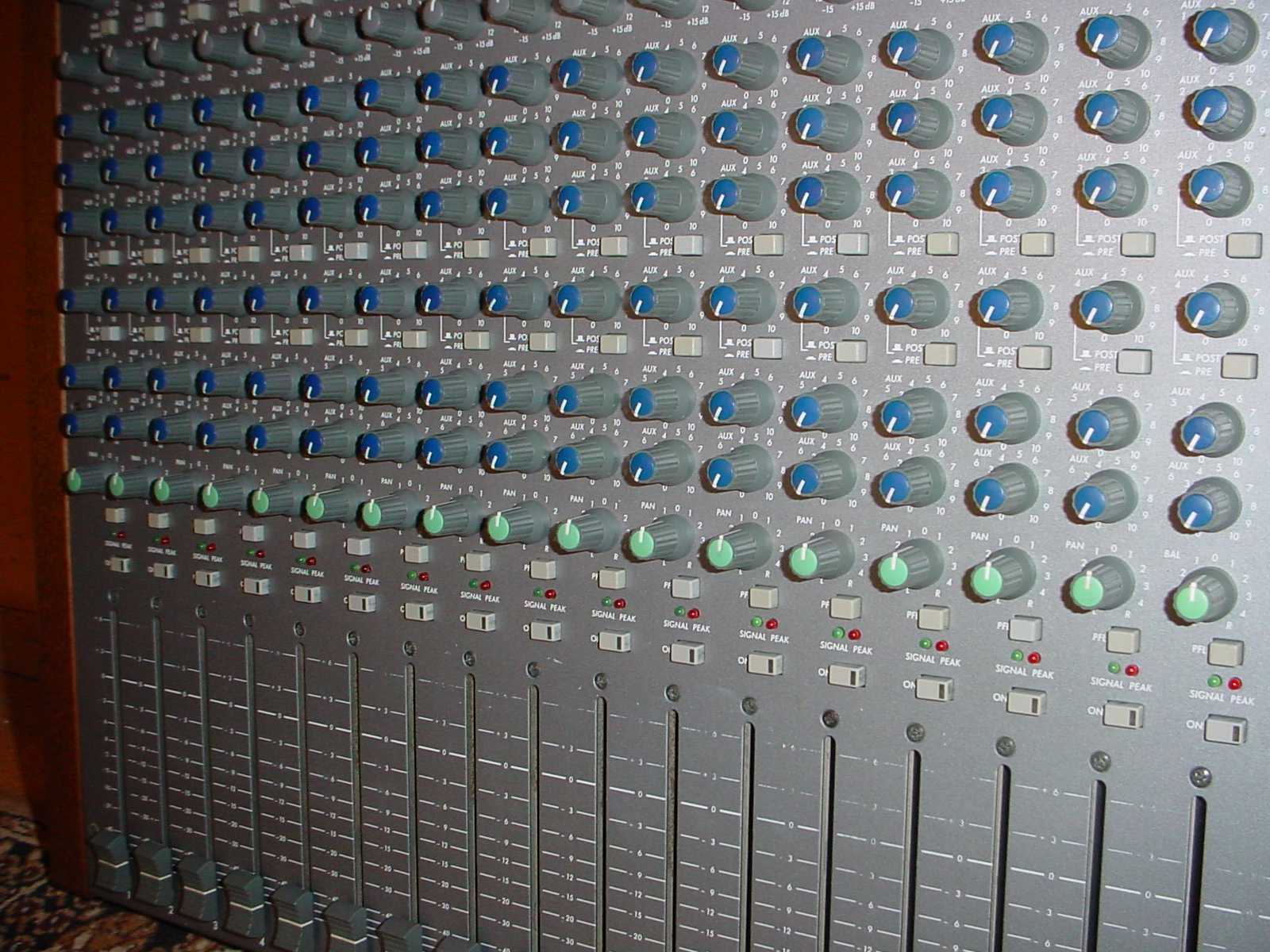 Mixer Dynacord (Динакорд)