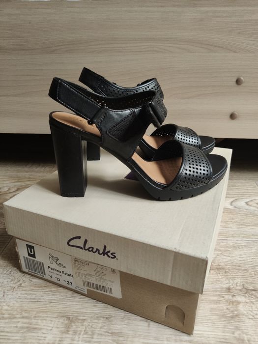 Босоножки Clarks. Новые