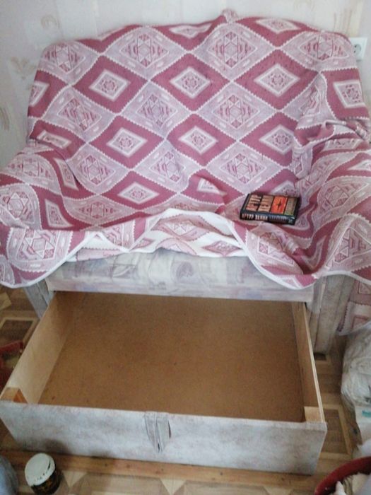 Кресло с ящиком  для вещей