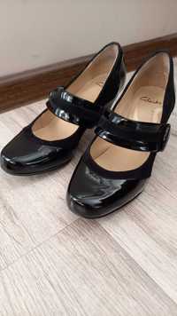 черни обувки Clarks №35