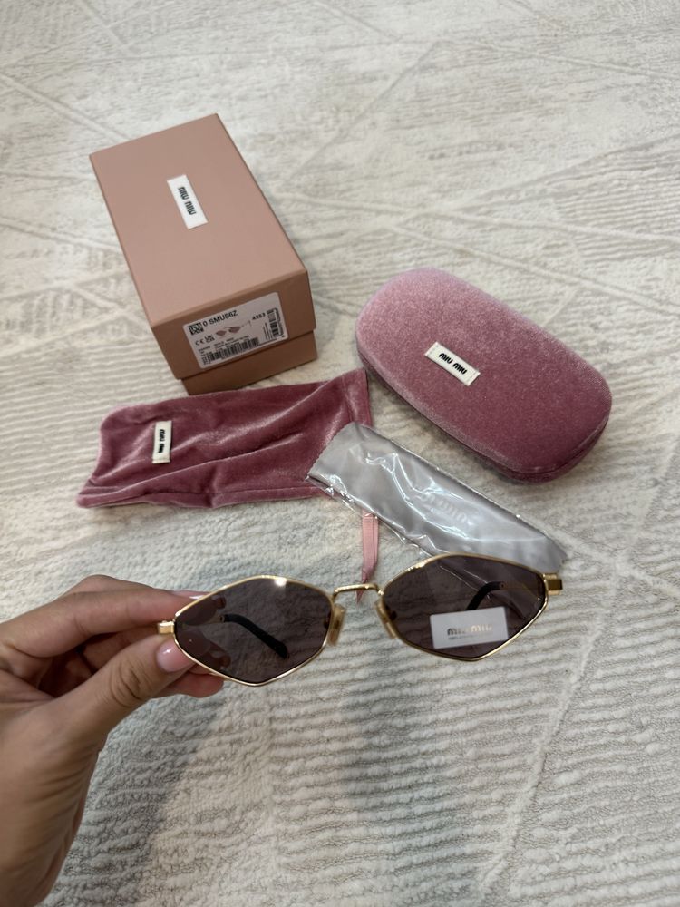 Очки Miu Miu 2025