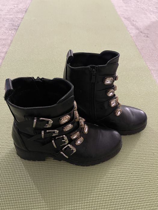Ботинки со стразами