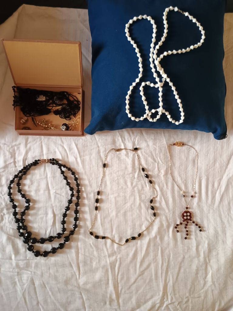 Gablonțuri accesorii coliere bijuterii vechi