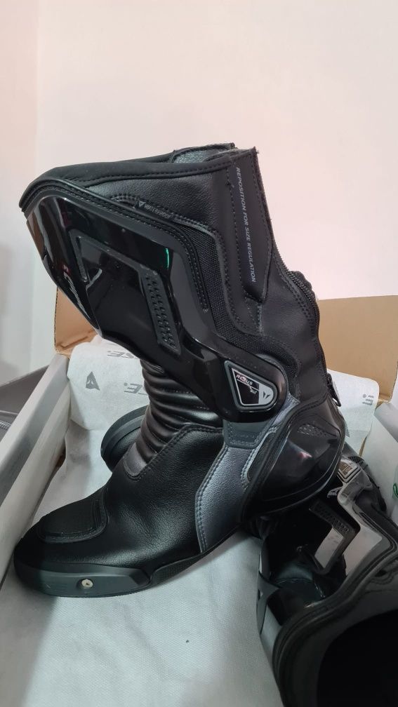 Ghete piele Dainesse, mărime 39