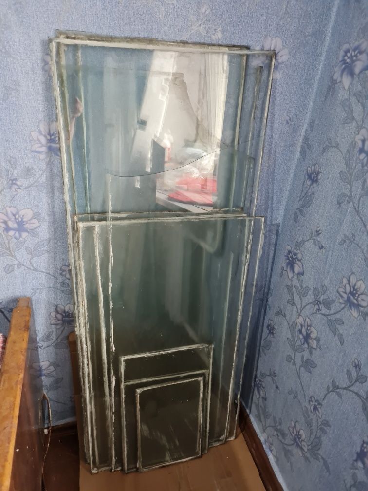 Стёкла б/у из деревянных рам