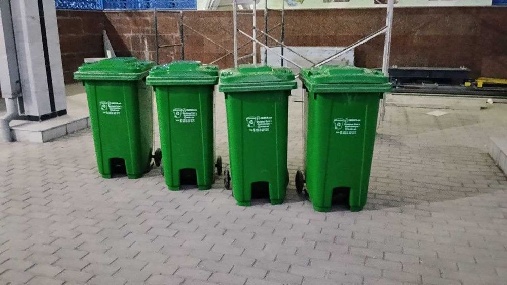 Мусорный бак урна для мусора