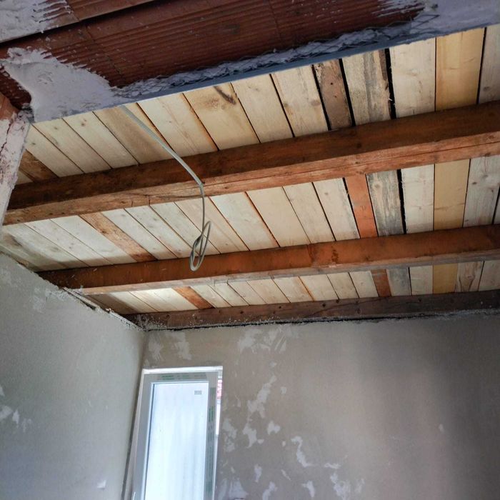 Izolatie termica cu lana de lemn pentru mansarde si poduri