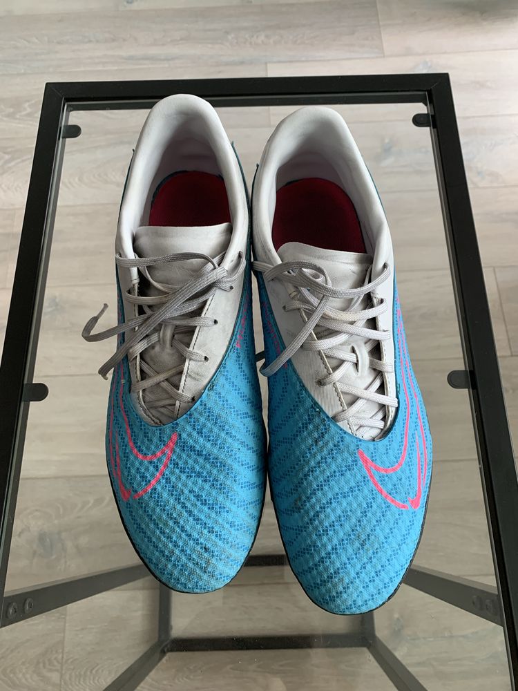 Спортни обувки Nike . Размер 45,5 ; 29,5 см . Цена 30 лв .