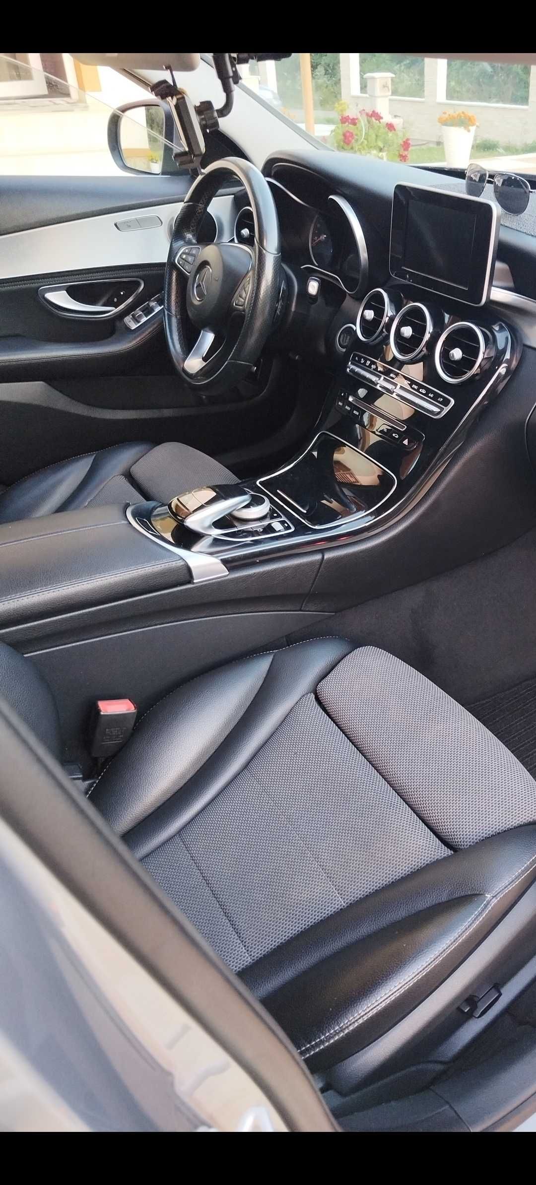 Vand mercedes C Class an 2015 1.6 benzina