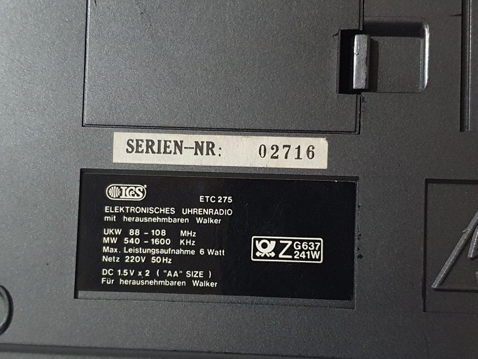 Radio si  ceas desteptator cu walkman Vintage