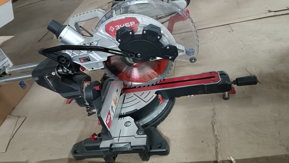 Торцовочная пила с протяжкой ЗУБР ЗПТ-305