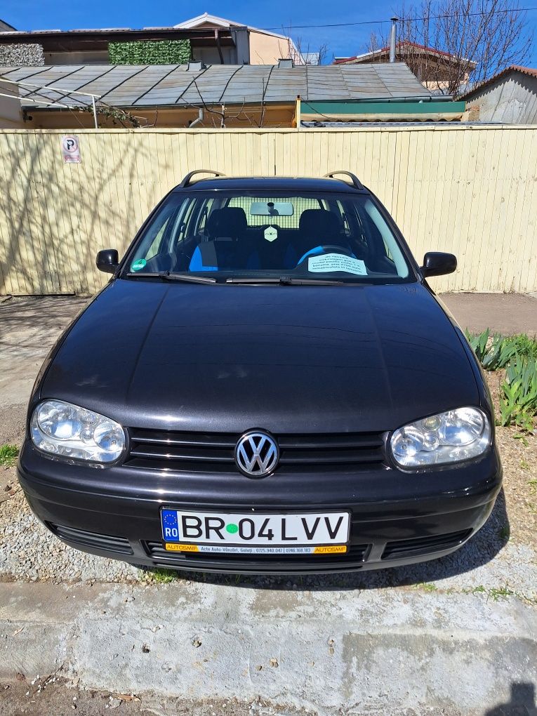 De vanzare wolsvagen golf 4 model pacific ,motorizare 1,6 16 v impecab