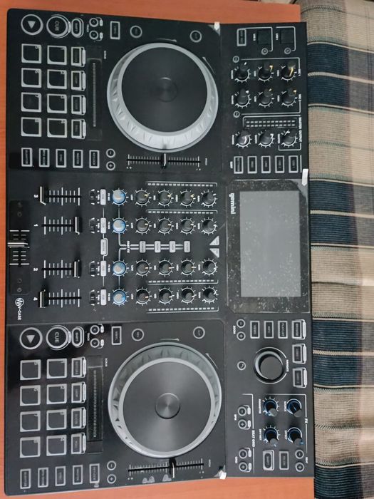 Vând consolă marca Gemini sdj 4000