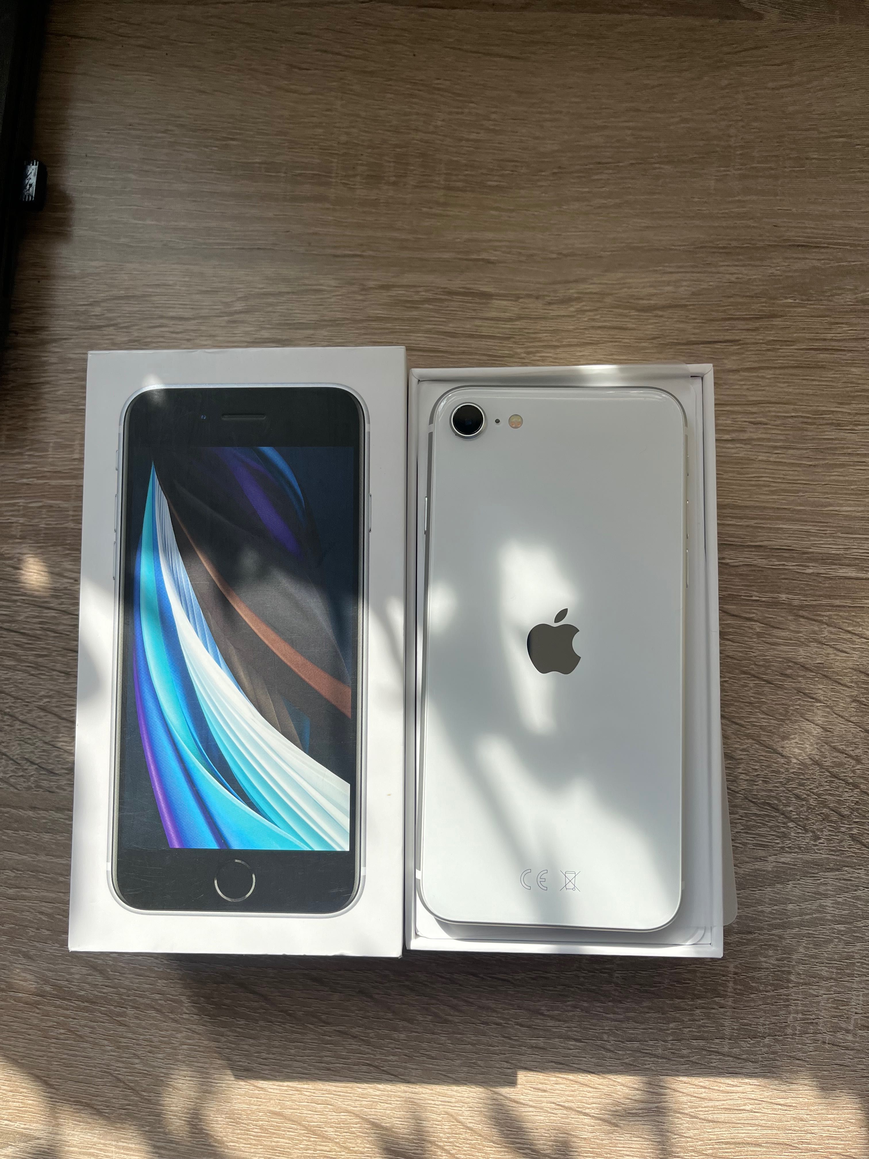 Продавам IPHONE SE