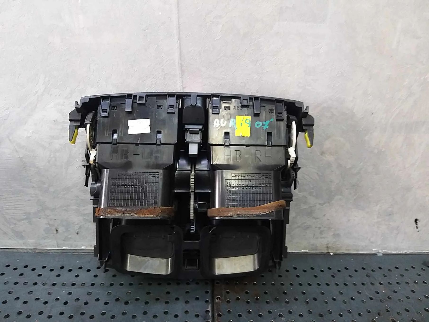 Grile aer bord centrale buton avarii toyota auris e15