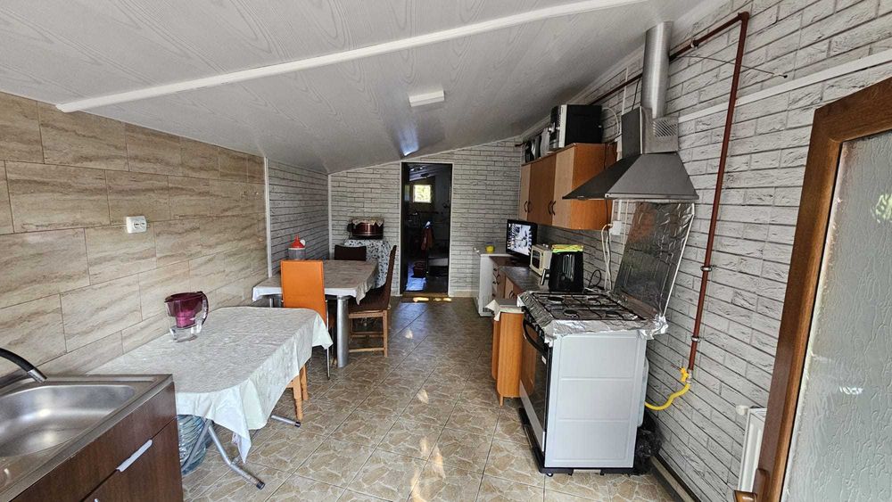 Vilă spațioasă de vânzare – 50 km de București, 15 km de Ploiești