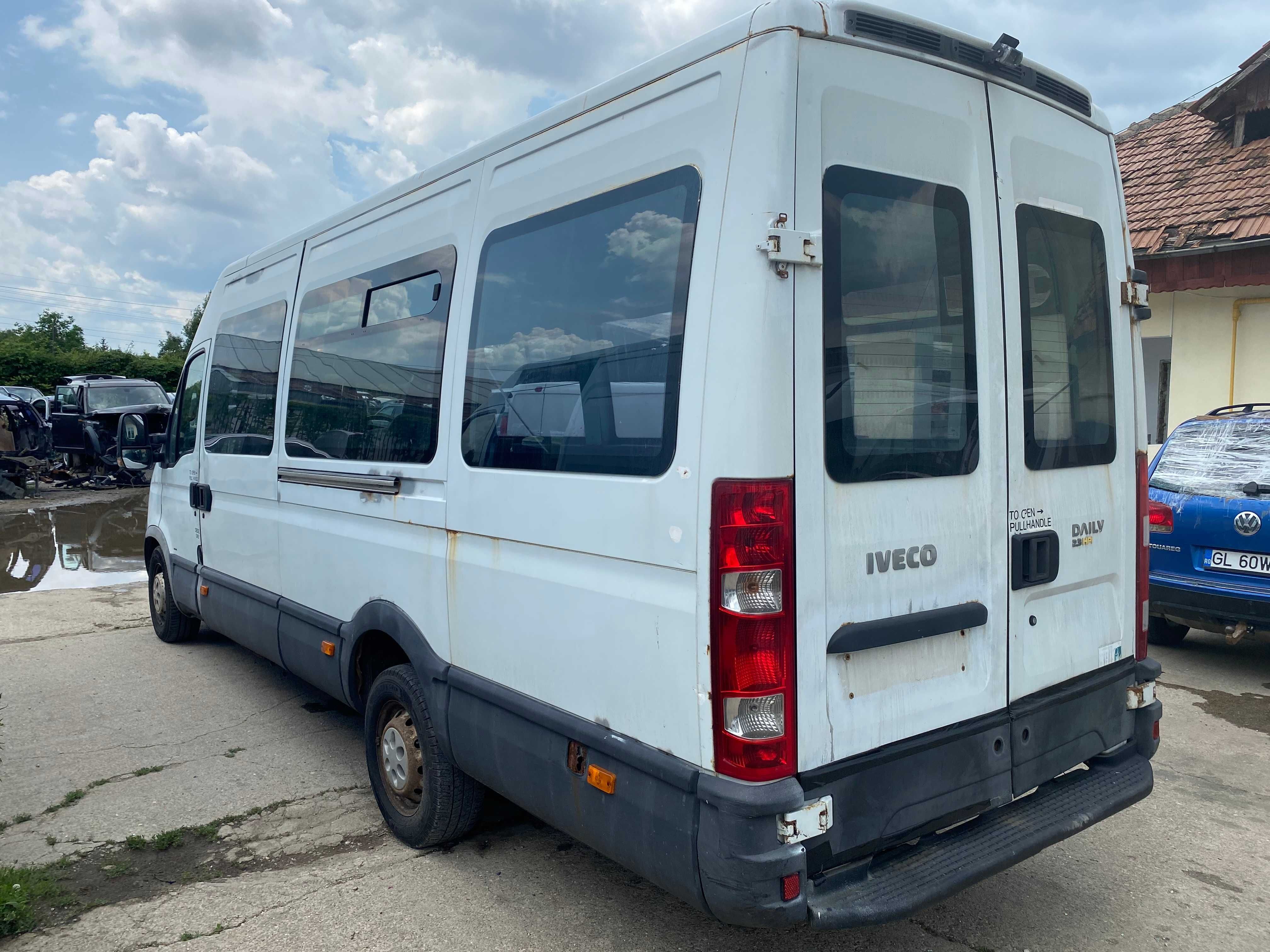 DEZMEMBREZ Iveco DAILY 4 2,3 HPI 35 S12 BUS 8+1 LOCURI euro 4 2007