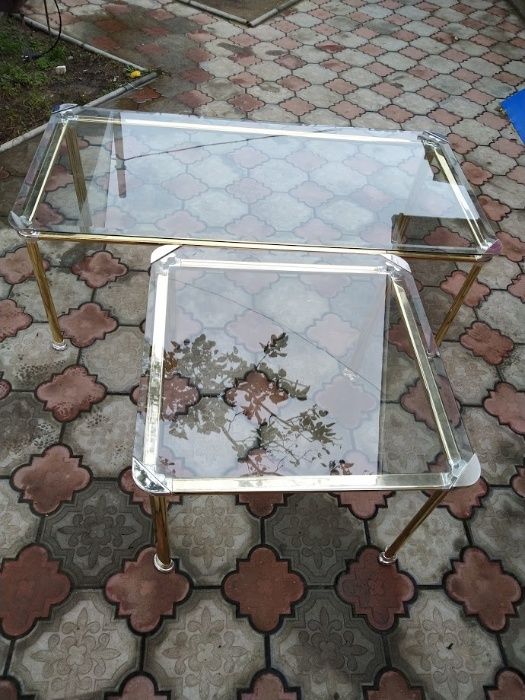 Masa din bronz cu sticla securizata