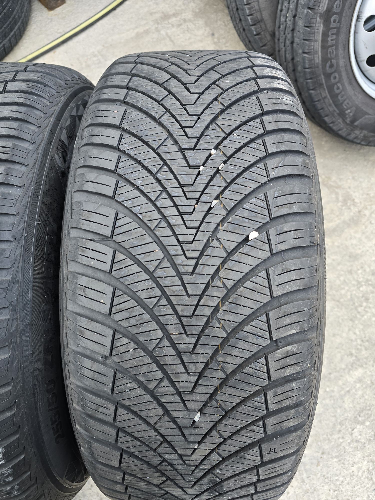 2 Броя Гуми 255/50/19 Kumho 6,8mm 2022DOT
