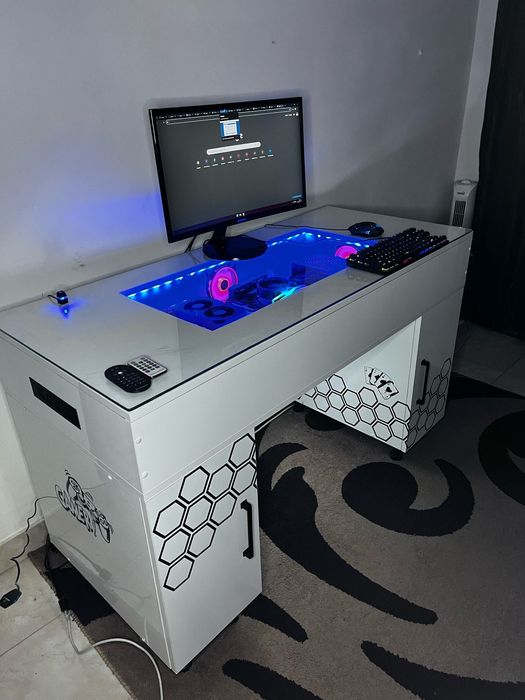 PC Gaming incorporat in birou (Custom build)