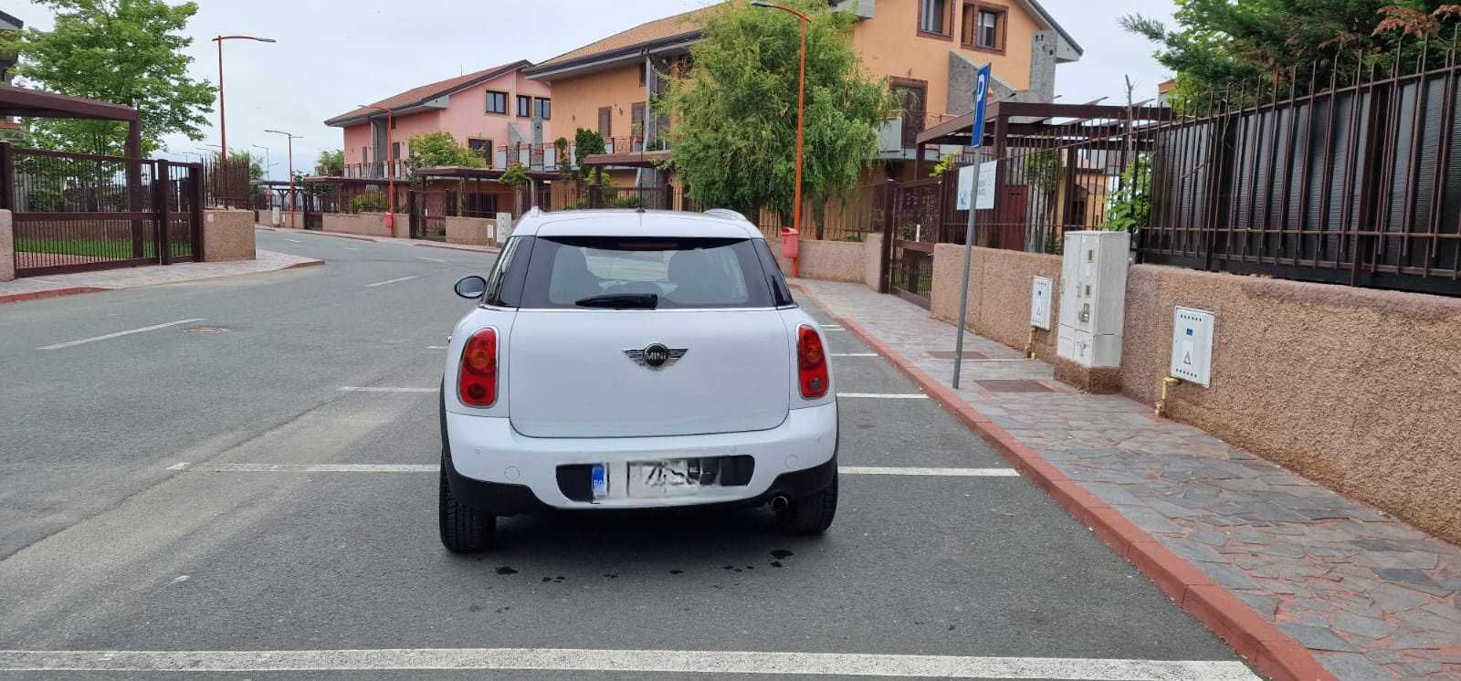 Vând MINI cooper impecabil